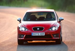 SEAT Leon Driving - front view