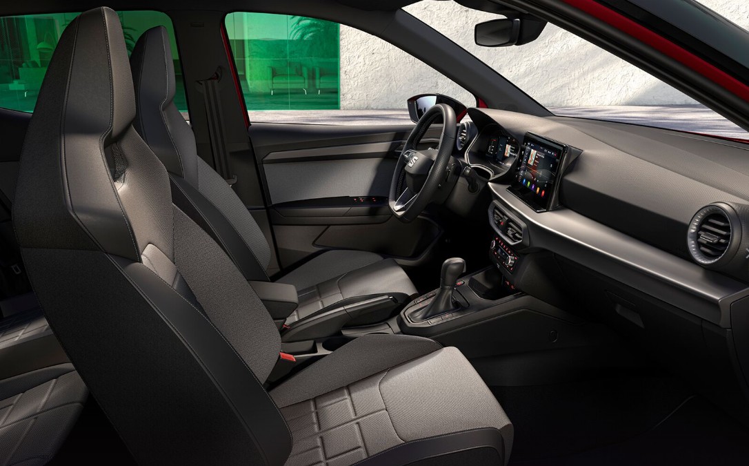 New SEAT Arona FR FE interior