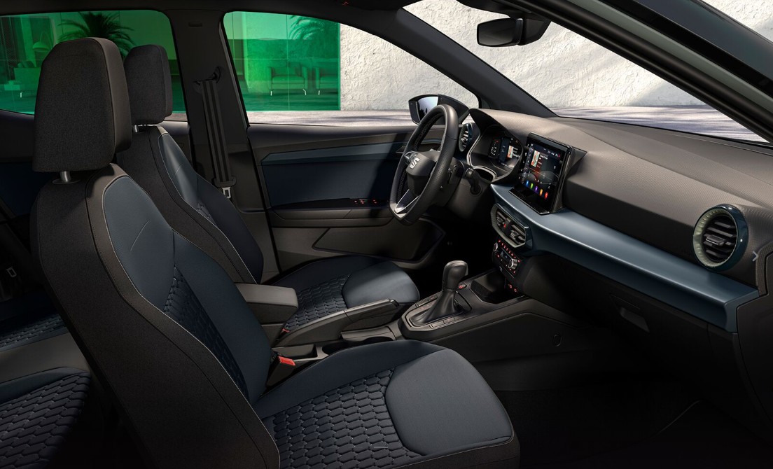 New SEAT Arona SE Tech interior
